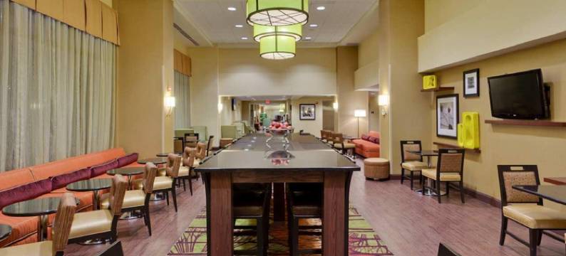 希尔顿欢朋套房酒店-亚历山大南旧城区(Hampton Inn & Suites Alexandria Old Town Area South)图片