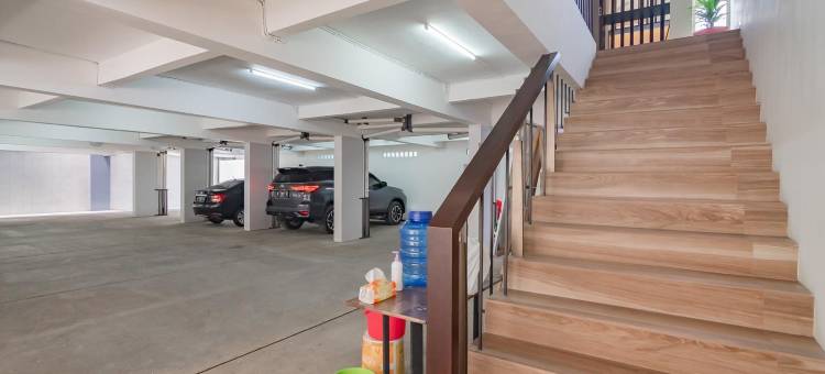 红多兹普拉斯酒店-井里汶市中心(RedDoorz Plus @ Cirebon City Center)图片