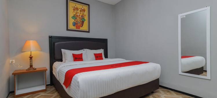 红门酒店加 @ 斯温住宿拉亚朗塞普(RedDoorz Plus at Swun Stay Raya Langsep)图片