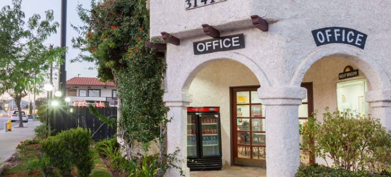 卡斯泰克六旗魔术山戴斯酒店(Days Inn by Wyndham Castaic Six Flags Magic Mountain)图片