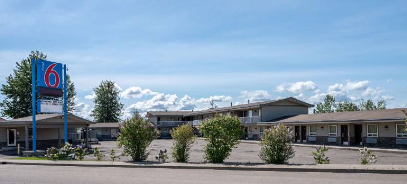 卑诗省纳尔逊堡 6 号汽车旅馆(Motel 6 Fort Nelson, BC)图片