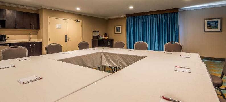 梅萨圣地亚哥贝斯特韦斯特优质酒店(Best Western Plus la Mesa San Diego)图片