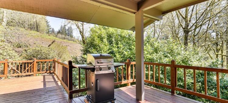 河畔林地小屋：树木和森林景观(Riverfront Woodland Cabin: Wooded & Forested Views)图片