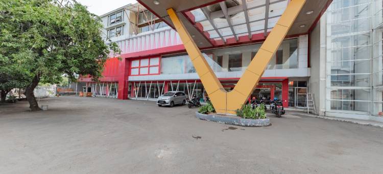 红门伊斯兰教酒店 靠近佩拉布汉鲁图广场(RedDoorz Syariah Near Alun-Alun Pelabuhan Ratu)图片