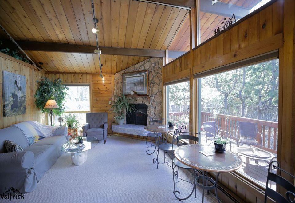 Jewel Lake Bed and Breakfast Hotel Overview