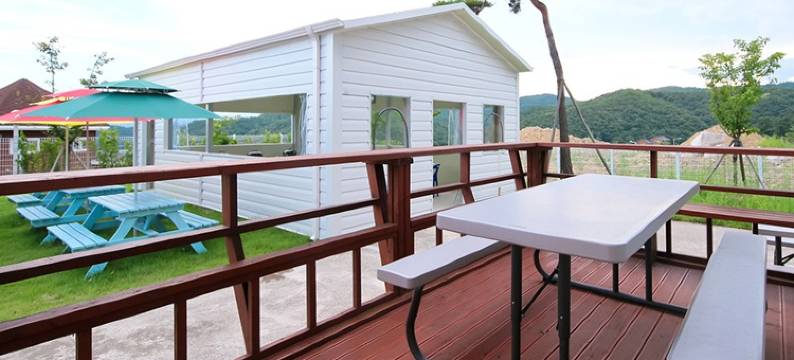 庆州Tohamsanrock度假屋(Gyeongju Tohamsan Rock Bed and Breakfast & Glamping)图片