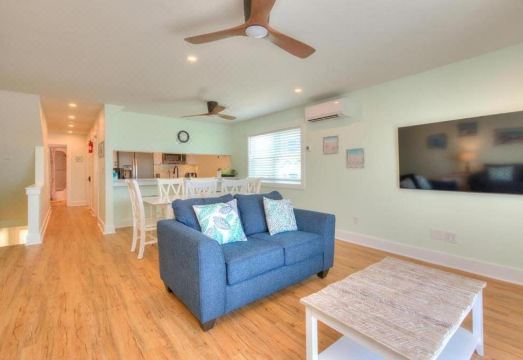 Surfrider I Hotel Overview