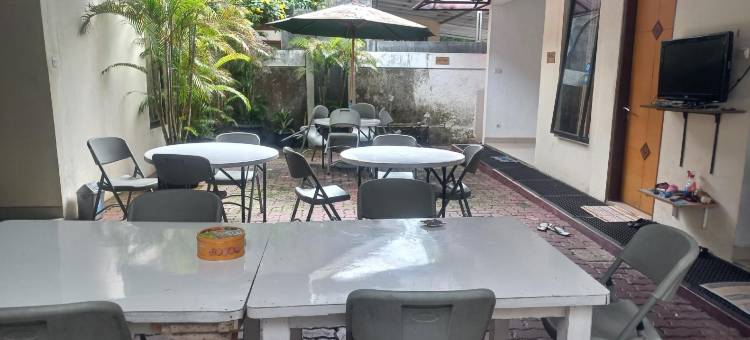 Capital O 93872 Natura宾馆伊斯兰教近普禾加多市中心广场(Capital O 93872 Natura Guest House Syariah Near Alun Alun Kota Purwokerto)图片