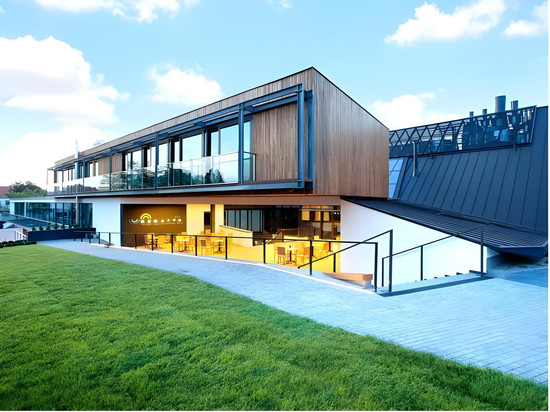 帆船水疗酒店及餐厅