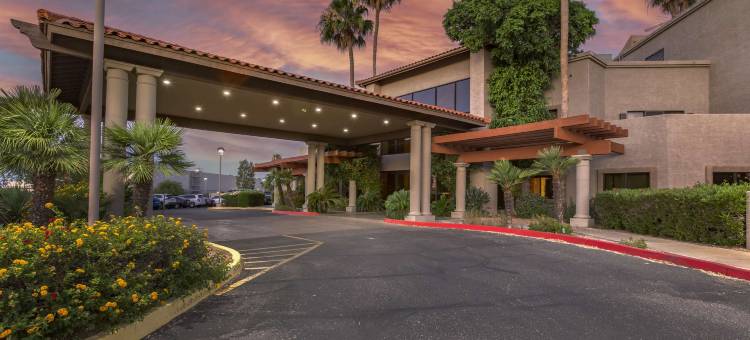 斯科特斯德雷鸟贝斯特韦斯特优质套房酒店(Best Western Plus Scottsdale Thunderbird Suites)图片