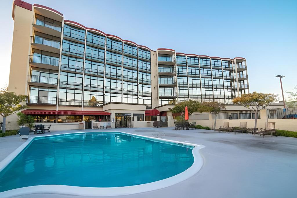 Oakland Airport Executive HotelOver view