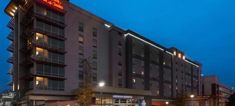 亚特兰大巴克海特广场希尔顿欢朋套房酒店(Hampton Inn & Suites Atlanta Buckhead Place)图片