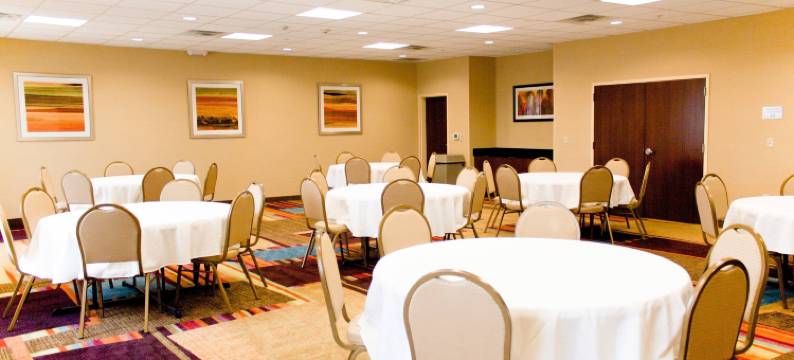 哈钦森万枫酒店及套房(Fairfield Inn & Suites Hutchinson)图片