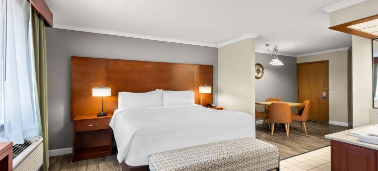 贝斯特韦斯特弗里蒙特/安哥拉I-80/90收费公路酒店(SureStay Plus by Best Western Fremont I-69)图片