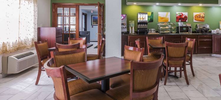 锡卡莫尔-迪卡尔布凯艺酒店(Quality Inn Sycamore - DeKalb)图片