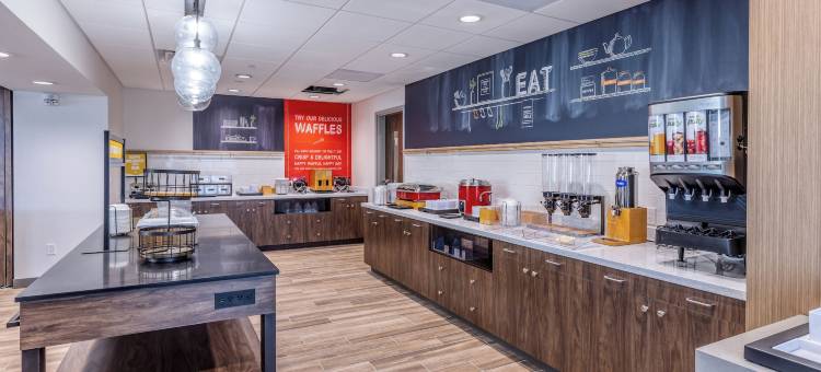贝克斯菲尔德中心汉普顿套房酒店(Hampton Inn & Suites by Hilton Bakersfield Central)图片