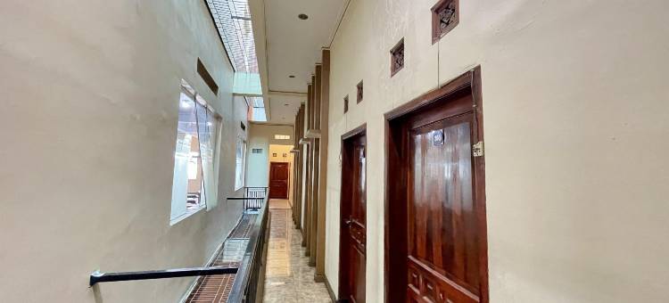 红多兹酒店@加鲁特帕塔鲁曼(RedDoorz @ Pataruman Garut)图片