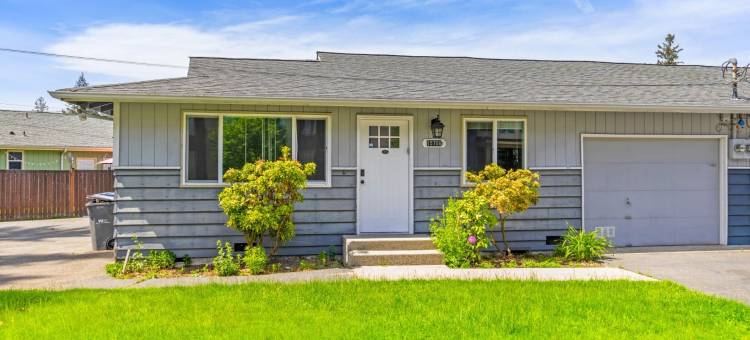 林伍德阿什韦舒适联排别墅(Comfortable Townhouse in Ash Way Lynnwood)图片