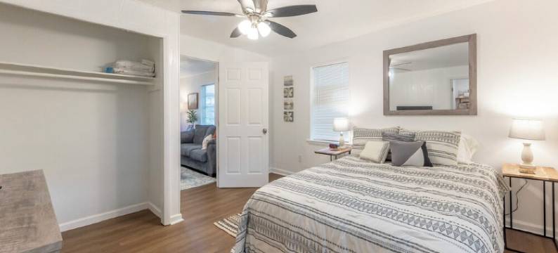 Charming 2-bedroom apartment with AC, WiFi in Benton图片