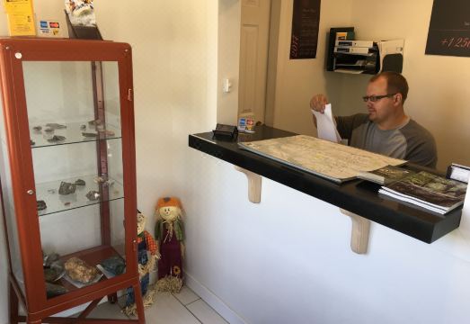 Sunset Motel Hotel Overview