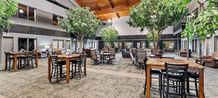 Heartland Inn & Suites, SureStay Collection by Best Western图片