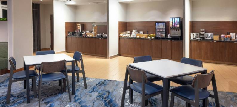 斯普林菲尔德北安普敦/阿默斯特万枫酒店(Fairfield Inn & Suites Springfield Northampton/Amherst)图片