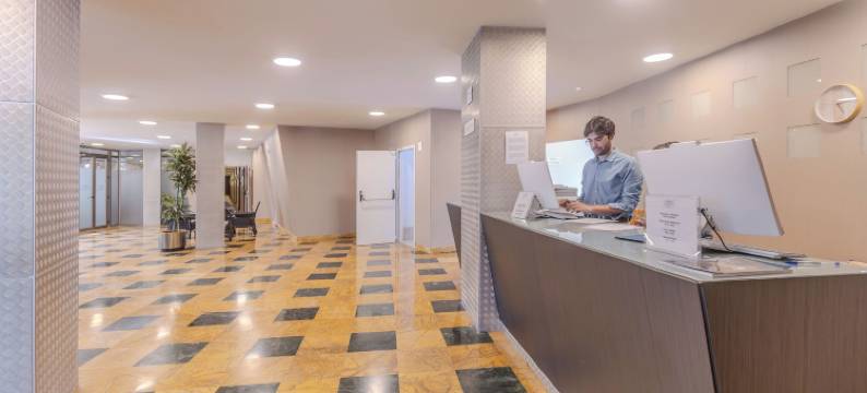 蓝海布里萨罗克塔斯酒店(Hotel Moon Dreams Roquetas)图片