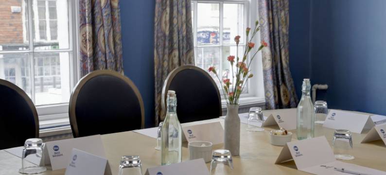 汤布里奇玫瑰与皇冠酒店(Rose And Crown Hotel, Tonbridge)图片