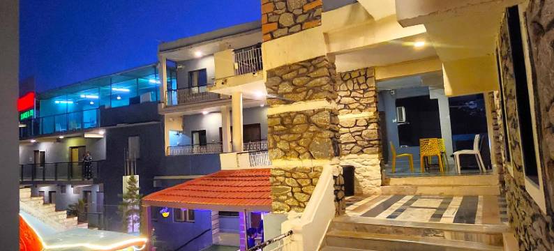 玛塔宫酒店-距纳吉湖500米(Hotel Mamta Palace, 500 Meters from Nakki Lake)图片