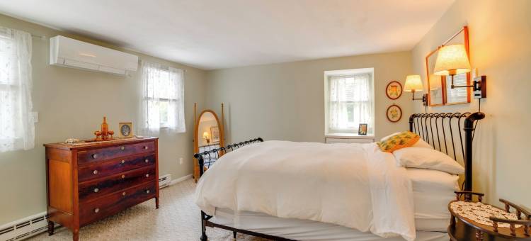 沃尔顿林间之家：有火坑和现场池塘！(Fire Pit & On-site Pond: Wooded Walton Home!)图片