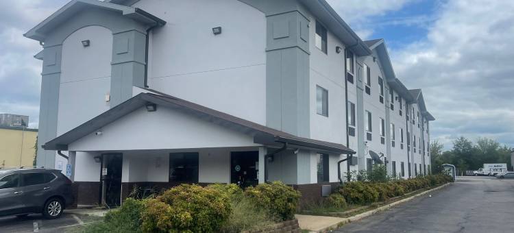 丹维尔速8酒店(Super 8 by Wyndham Danville VA)图片