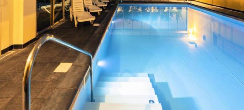 Apartment near Aeroscopia with Pool图片