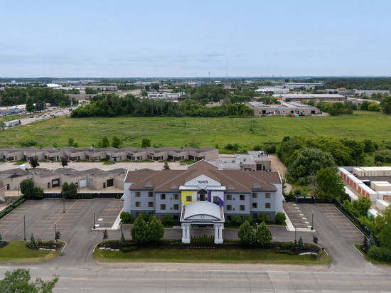 圭尔夫希尔顿 Spark 酒店