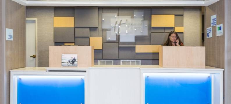 Holiday Inn Express 普利茅斯(Holiday Inn Express PLYMOUTH by IHG)图片