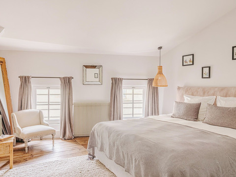 卡德内罗吉斯酒店