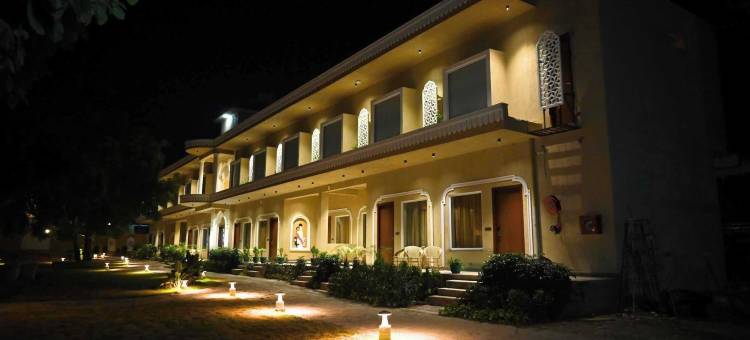 弗林达文卡丹布库提尔(Kadamb Kuteer Vrindavan)图片