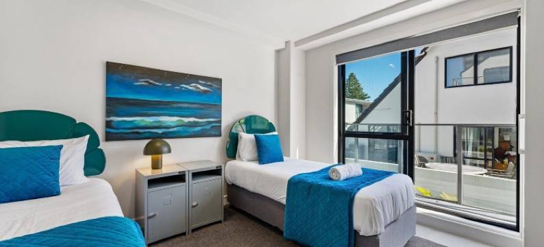 亚当斯6号(6 on Adams)图片