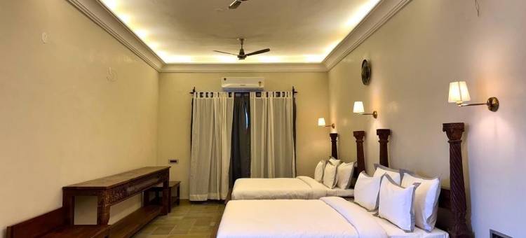 First Courtyard图片