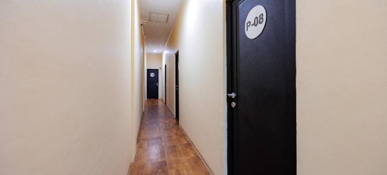 红多兹酒店-近冼都环路出口收费站(RedDoorz Near Exit Toll Sirkuit Sentul)图片