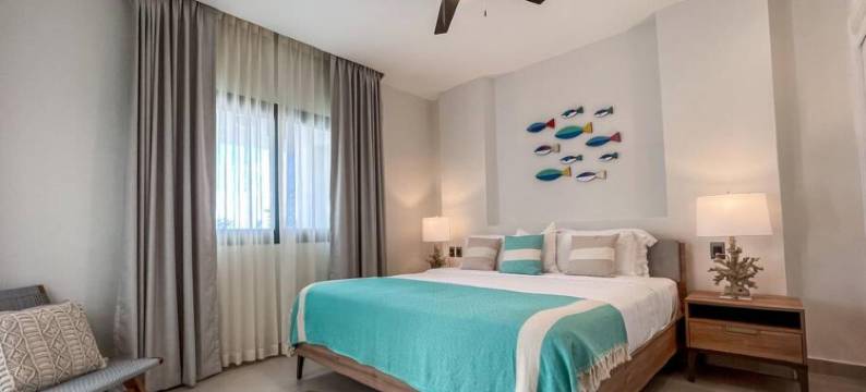 距离海滩仅几步之遥的极美公寓(Incredibly Beautiful Condo Just Steps to the Beach)图片