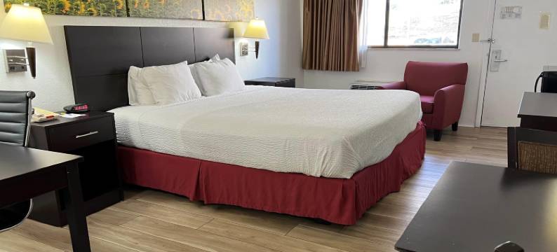 奥佛兰公园戴斯酒店(Days Inn by Wyndham Overland Park/Metcalf/Convention Center)图片