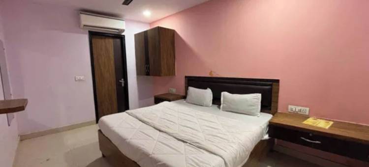 FabHotel Shri Rawat Kunj - 距离班克比哈里庙150米(Fabhotel Shri Rawat Kunj - 150m from Banke Bihari Temple)图片