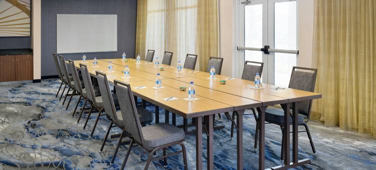 万枫酒店及套房夏洛特机场(Fairfield Inn & Suites Charlotte Airport)图片