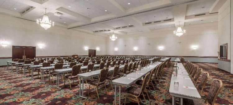 州立学院城华美达酒店及会议中心(Ramada by Wyndham State College Hotel & Conference Center)图片