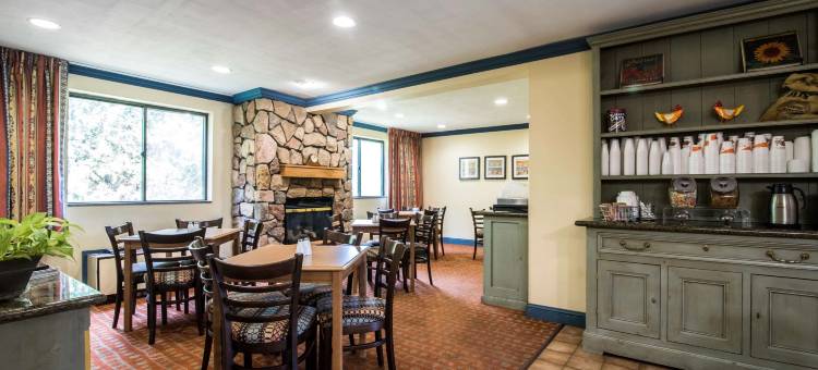 科特兰品质酒店 - 大学区(Quality Inn Cortland - University Area)图片