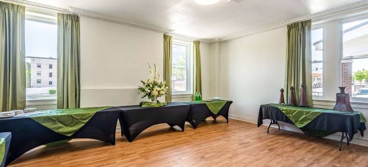 堪萨斯市中心凯艺套房酒店(Quality Inn & Suites Kansas City Downtown)图片