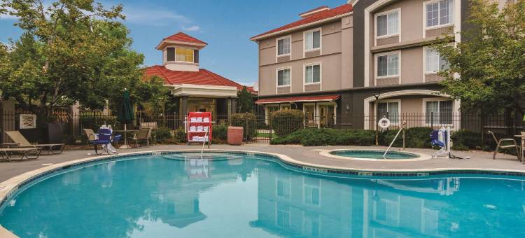 路易斯维尔丹佛博尔德拉昆塔温德姆套房酒店(La Quinta Inn & Suites by Wyndham Denver Boulder-Louisville)图片