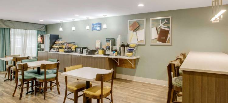 亚特兰大机场大学公园凯隆波因特酒店(Clarion Pointe Atlanta Airport College Park)图片