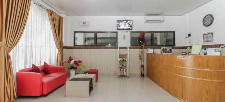 瑞德多兹酒店 - 附 RSU 苏阿卡印山(RedDoorz Syariah Near Rsu Suaka Insan Banjarmasin)图片
