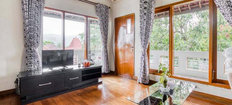 红多兹Plus酒店@普沃达迪(RedDoorz Plus @ Purwodadi)图片